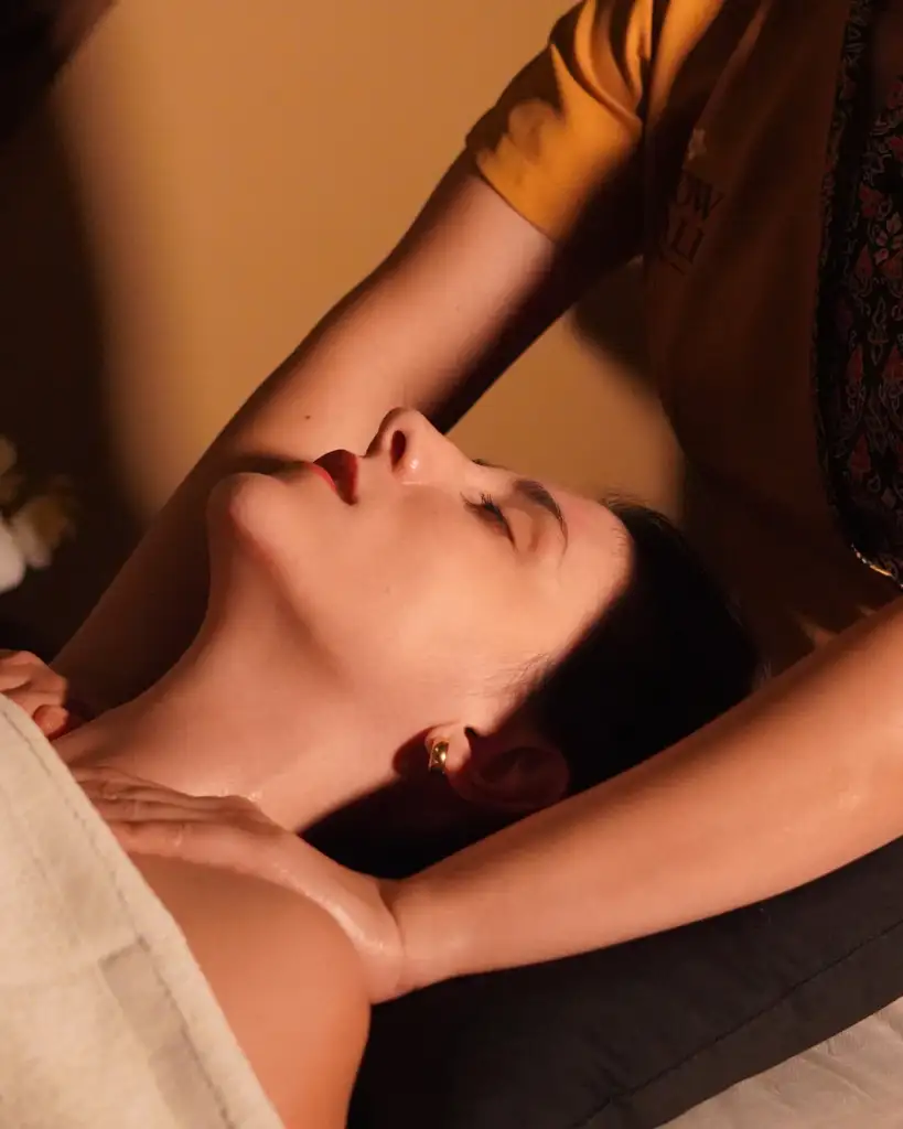 Masaje craneofacial en Slow Bali Spa Barcelona